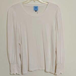 EUC CeCe off-white dressy t-shirt Size XL